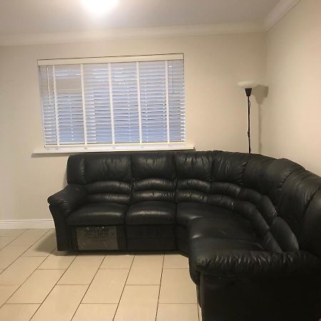 Cheerful 4 Bedroom Town House With Bbq, Galway Kültér fotó