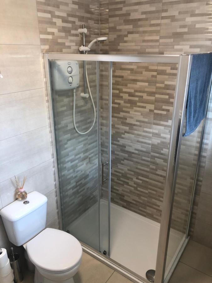 Cheerful 4 Bedroom Town House With Bbq, Galway Kültér fotó