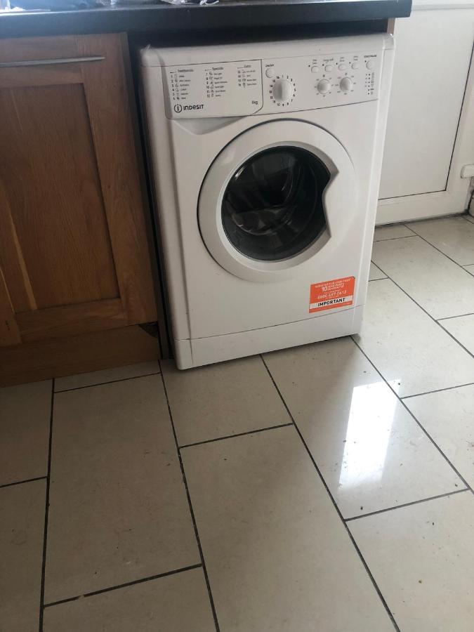 Cheerful 4 Bedroom Town House With Bbq, Galway Kültér fotó