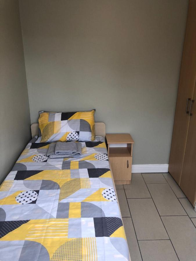 Cheerful 4 Bedroom Town House With Bbq, Galway Kültér fotó